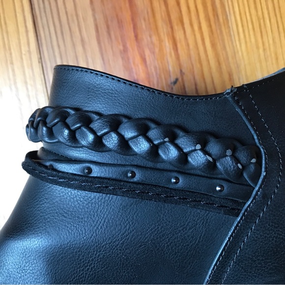 Dolce Vita Black Faux Leather Braided Buckle Ankle Books, EUC, 11 - Picture 11 of 12